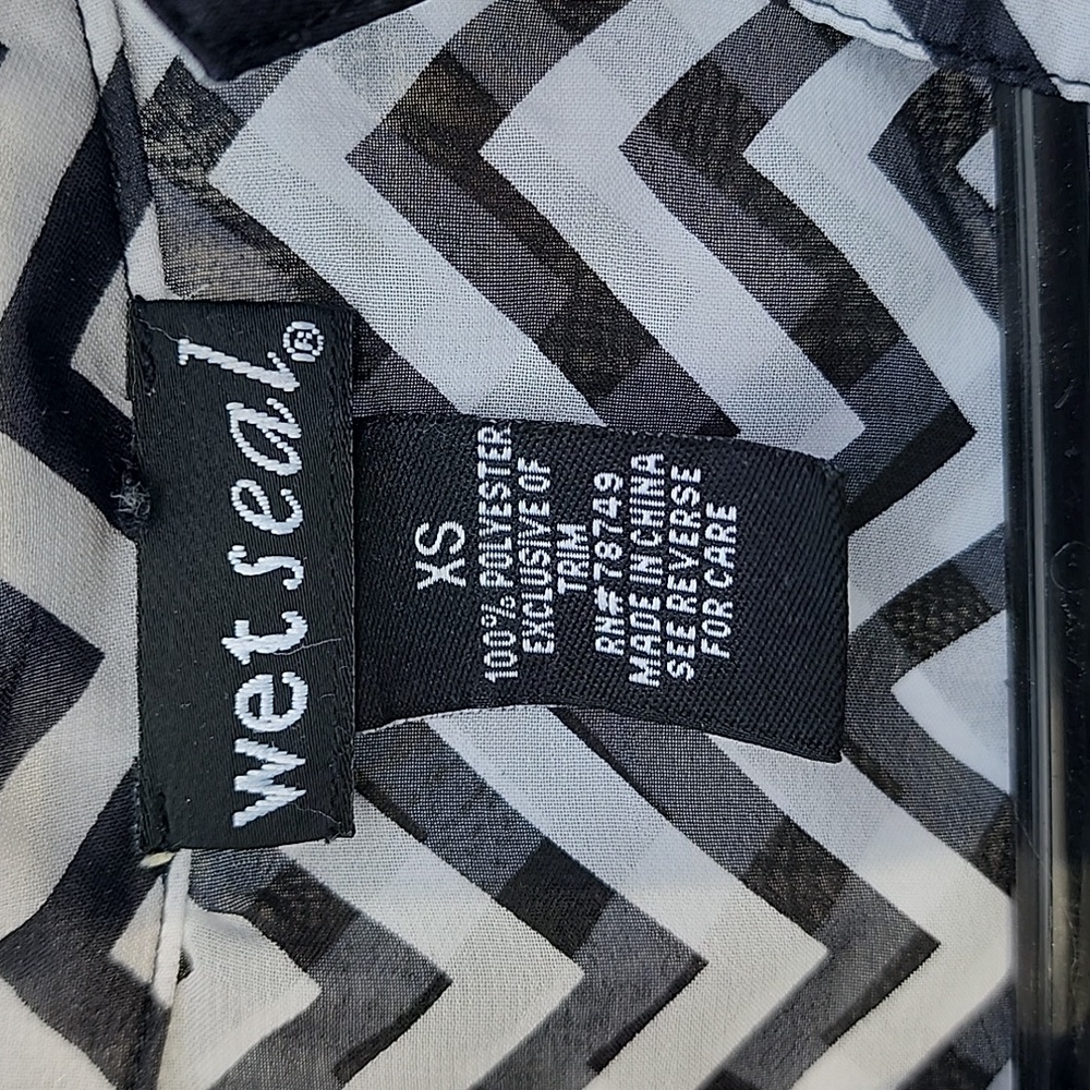 Patterned Sheer Blouse - Picture 6 of 8